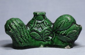 中国緑釉花文水滴・筆架　　　清朝時代　