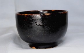 初期伊万里銹釉小服茶碗（猪口・酒盃）（１）　　　江戸時代初期　　