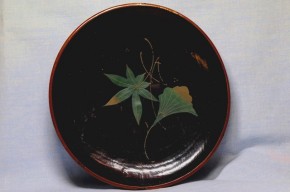 浄法寺塗銀杏葉楓葉図皿（２）　　　江戸時代後期　　　