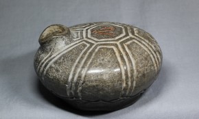 高麗石製酒器（水滴）（１）　　　高麗後期～李朝時代初頭　　　