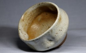 白唐津斑茶碗（１-１）　　　桃山時代　　伝世品